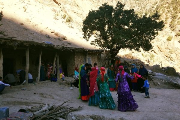 Nomadic girls dancing