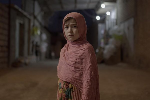 afghan-girl-in-iran